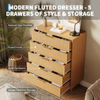 Commode à 5 tiroirs cannelés de 121,2 cm de haut – Chêne naturel, poignées dorées, anti-basculement, rangement de chambre étanche