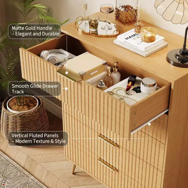 Commode à 5 tiroirs cannelés de 121,2 cm de haut – Chêne naturel, poignées dorées, anti-basculement, rangement de chambre étanche